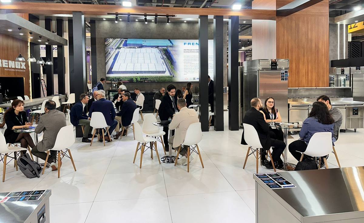 HOSTECH 2025 Frenox standında ziyaretçiler ve görüşmeler